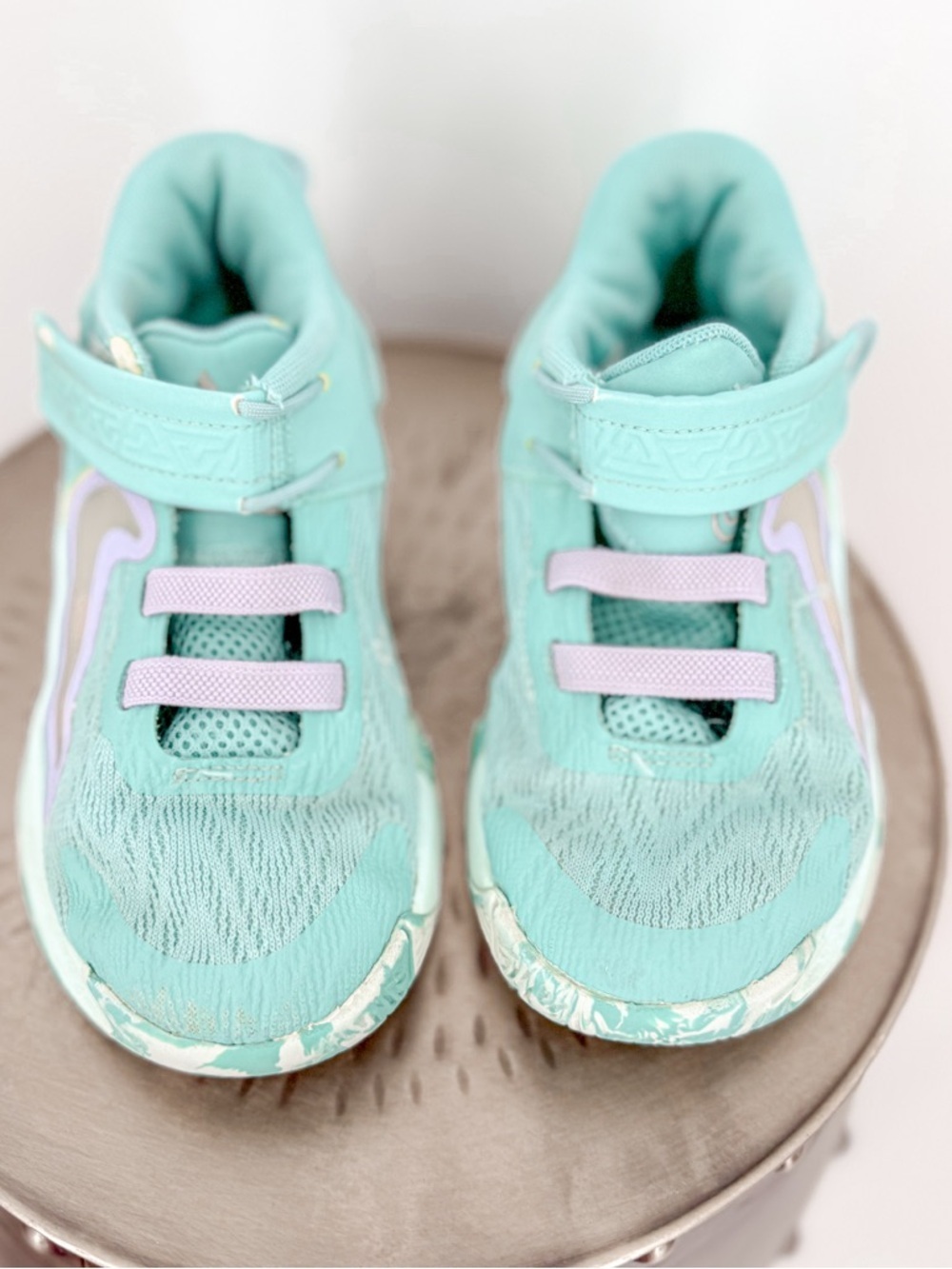 Nike Kids Sneakers in Mint with Light Purple Accents